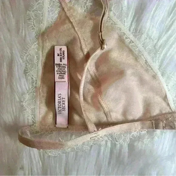 Victoria's Secret Delicate Eyelash Lace Bralette Medium - Picture 3 of 7